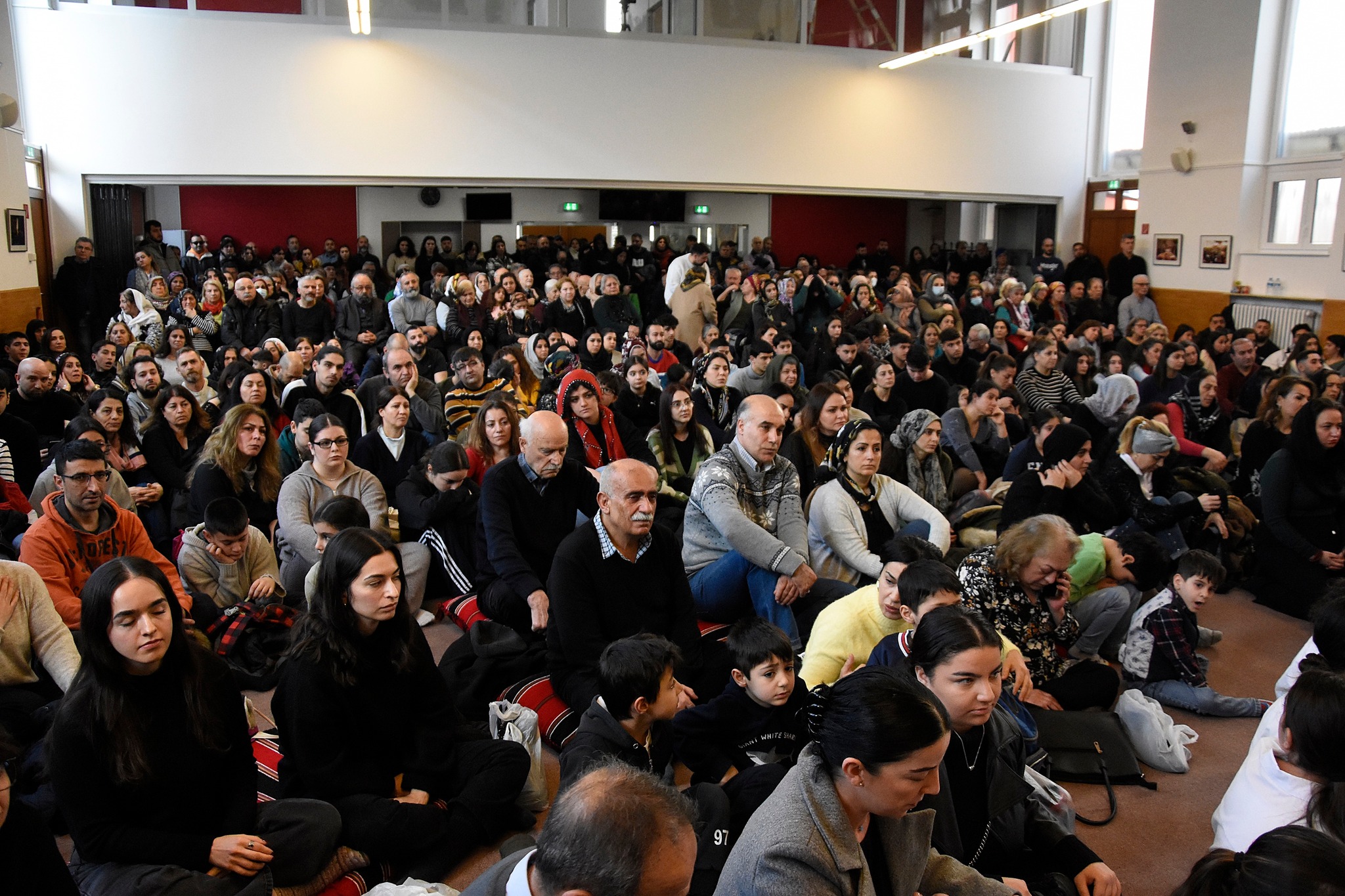 Berlin Cemevi H Z R Ceminde Canlar M Zla Bulu Tuk Alevi Haber A